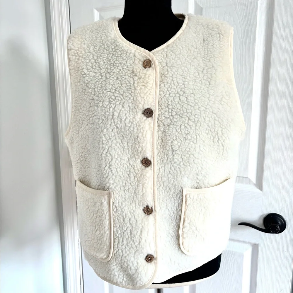 NWOT J& L Paris vest - Picture 1 of 10